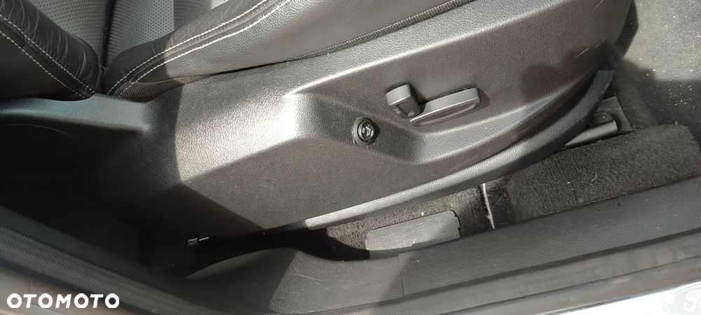 Ford S-Max - 12