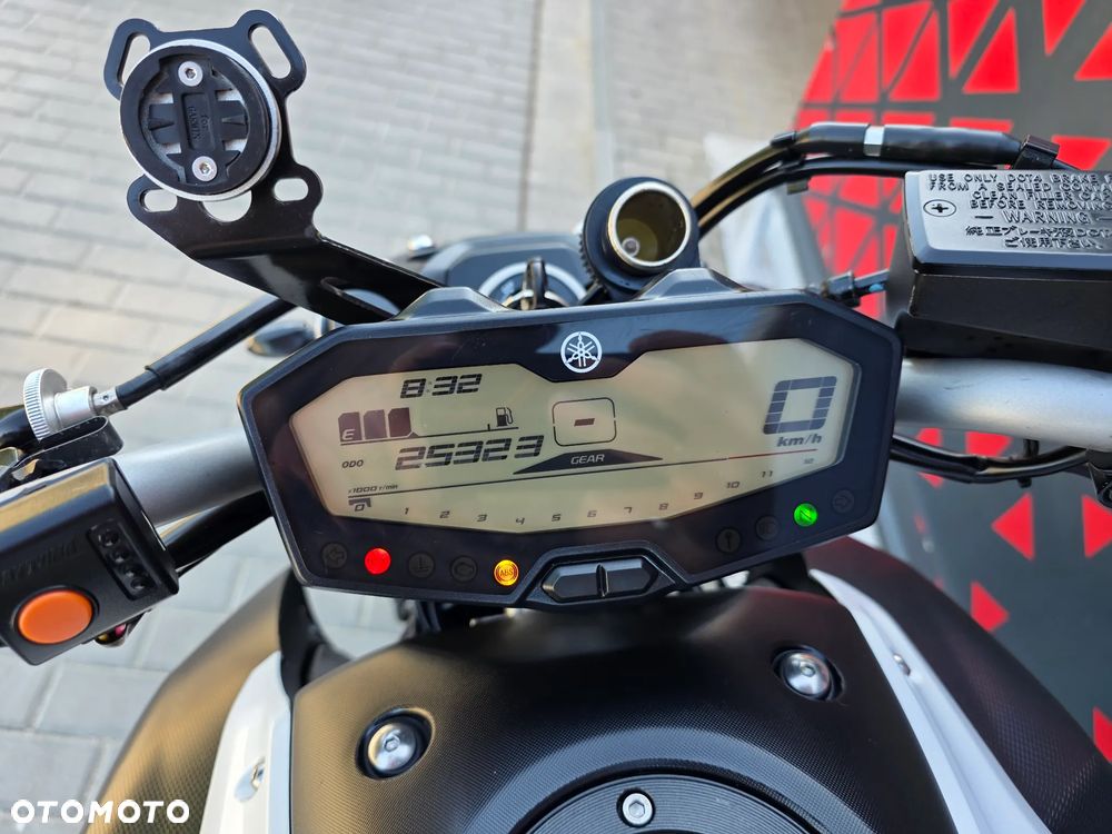 Yamaha MT - 17