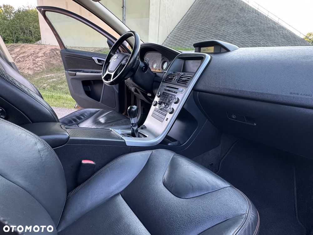 Volvo XC 60 - 30