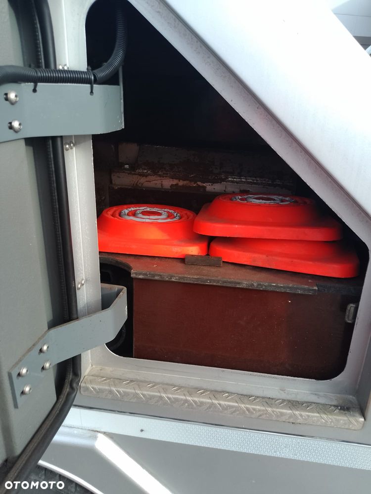 Mercedes-Benz Sprinter 616 - 30