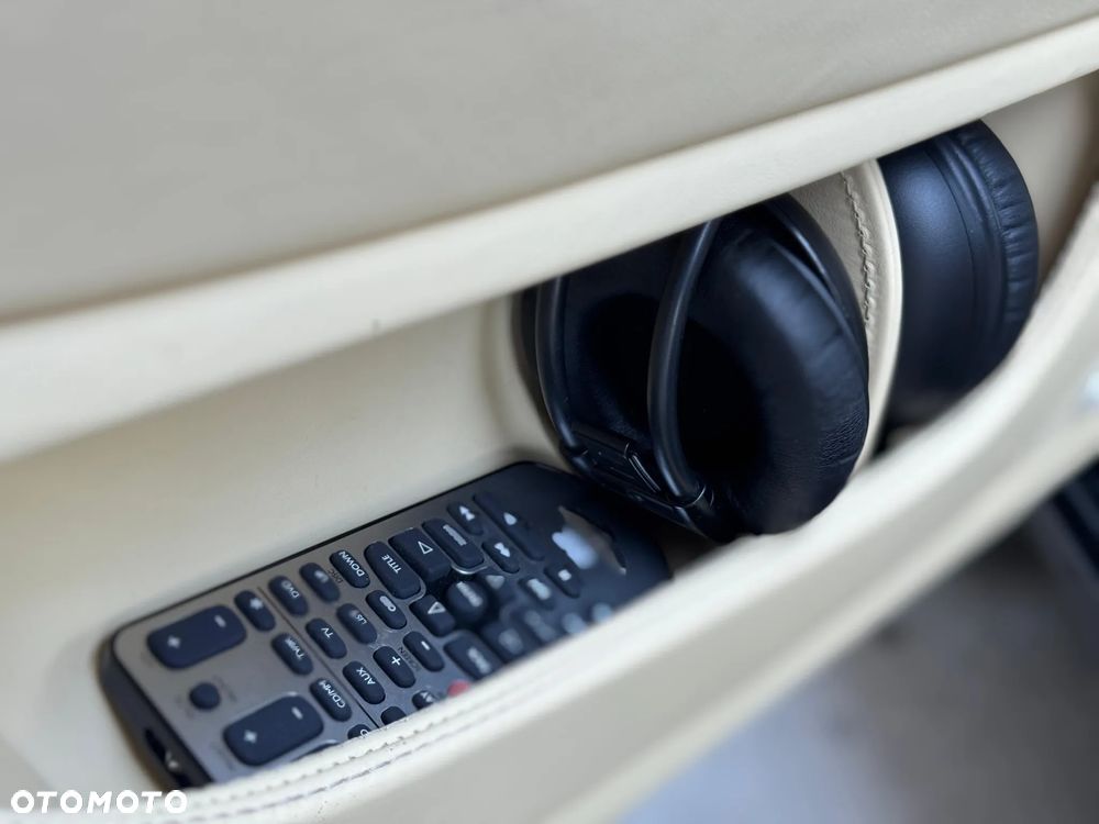 Bentley Flying Spur - 29