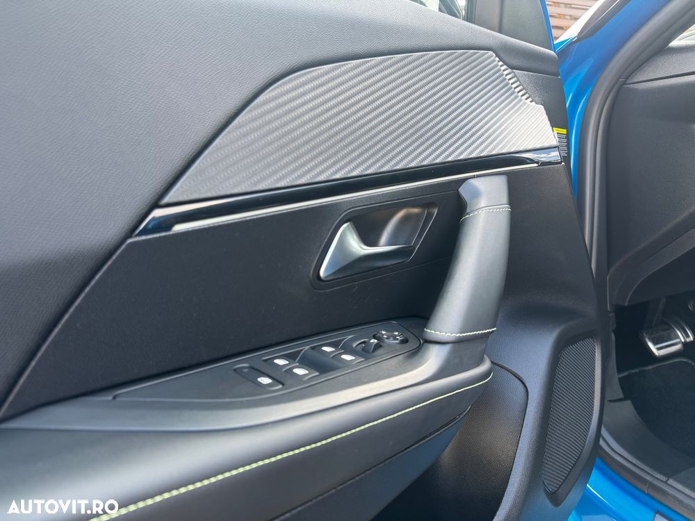 Peugeot 2008 PureTech 130 EAT8 GT - 37