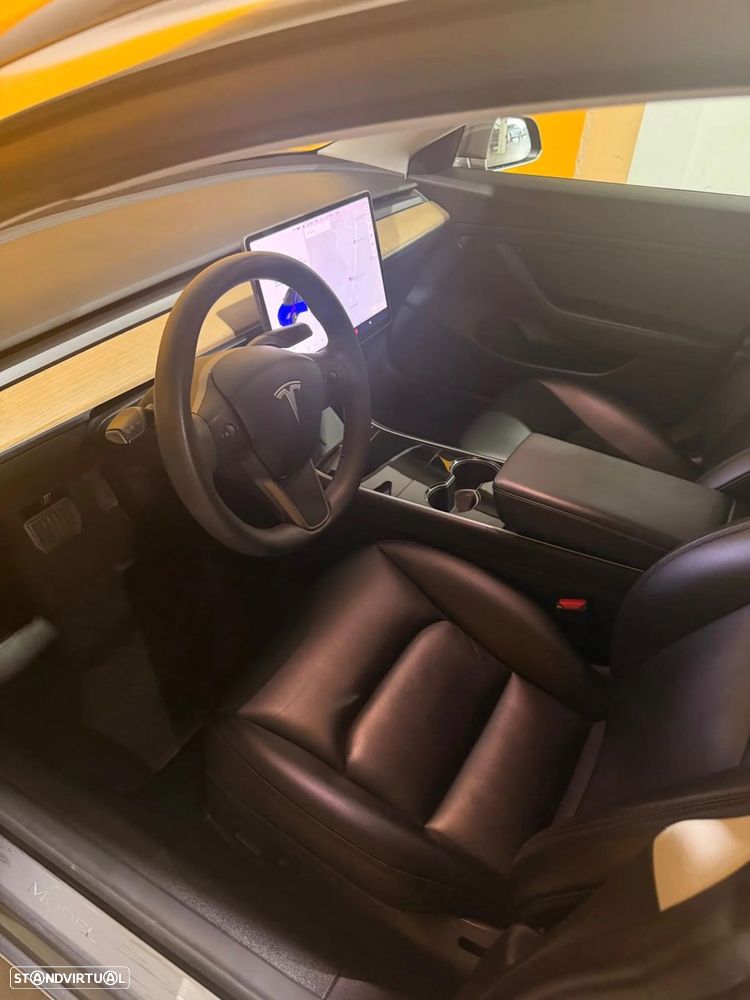 Tesla Model 3 Standard Range Plus RWD — fotografia 10