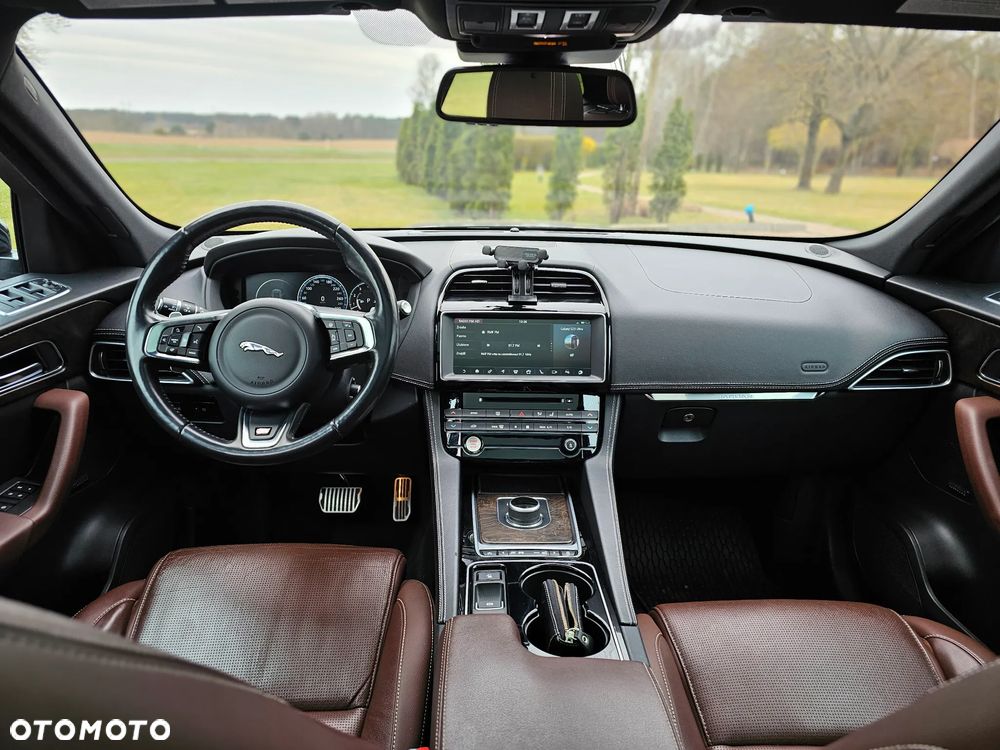 Jaguar F-Pace S AWD - 14