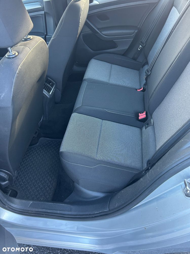 Volkswagen Golf - 15