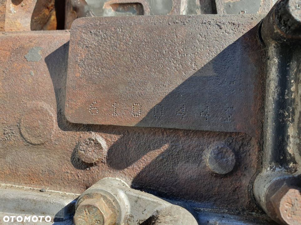 SILNIK SŁUPEK SCANIA R 124 - 2