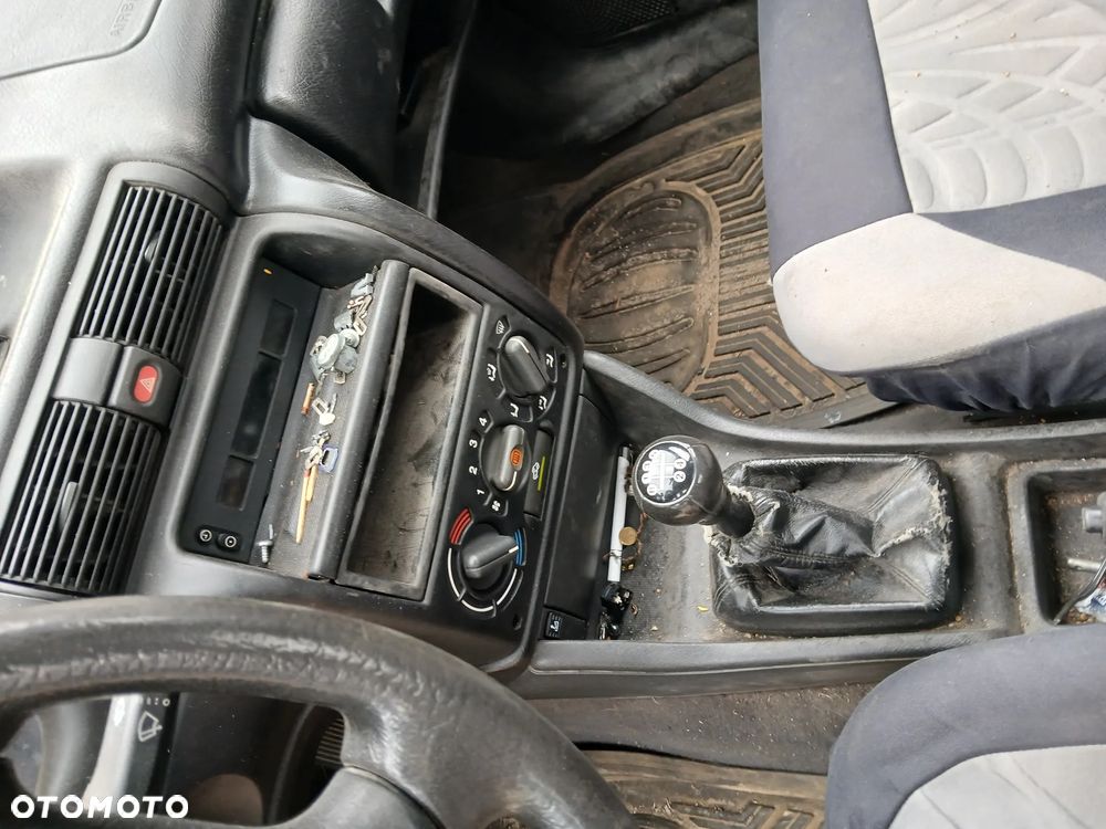 OPEL ASTRA F I 1 Z147 fotel fotele kanapa deska kokpit podsufitka boczek boczki klamka podłokietnik - 5