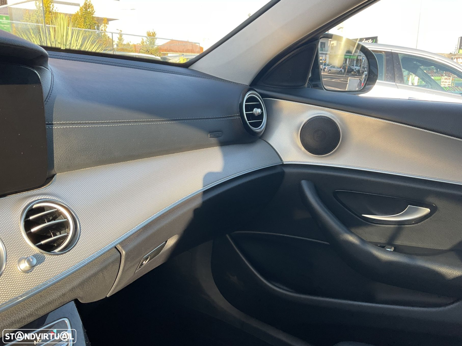 Mercedes-Benz E 220 BlueTEC Avantgarde Auto. - 36