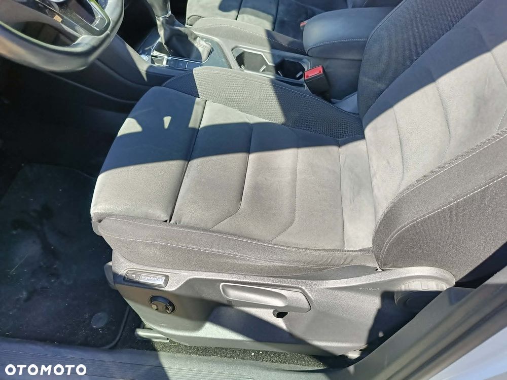 Volkswagen Tiguan 2.0 TDI SCR R-Line - 32