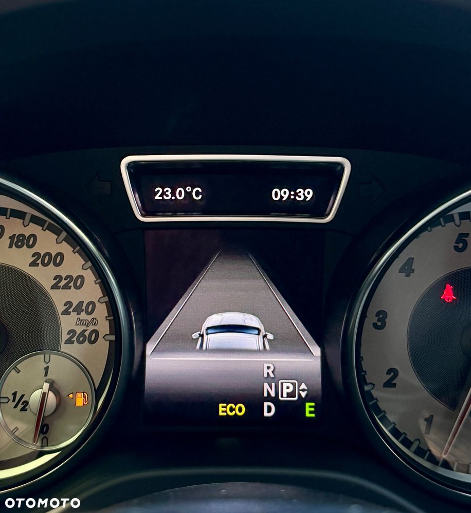 Mercedes-Benz GLA 250 7G-DCT AMG Line - 34