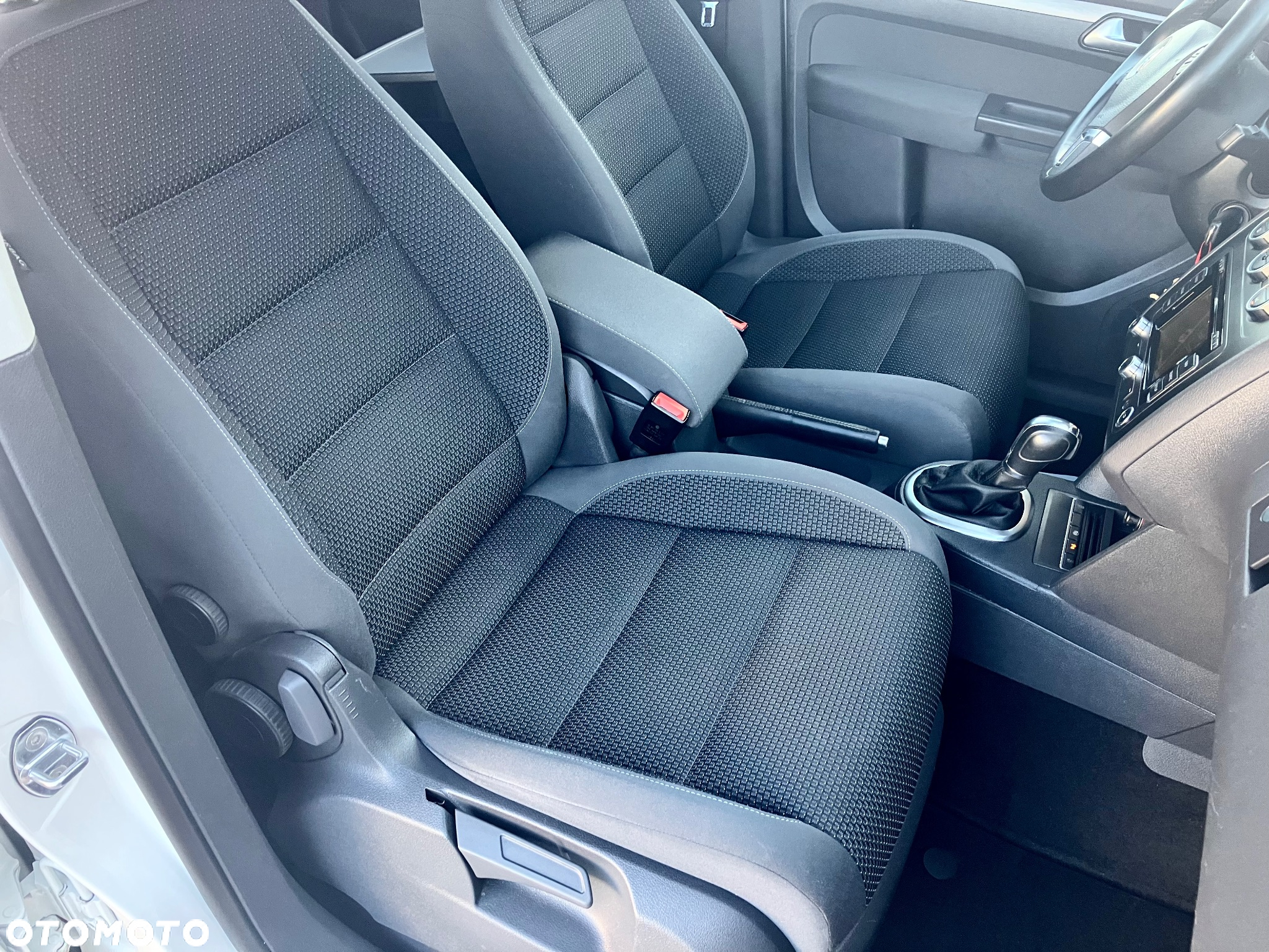 Volkswagen Touran 1.4 TSI DSG Highline - 20