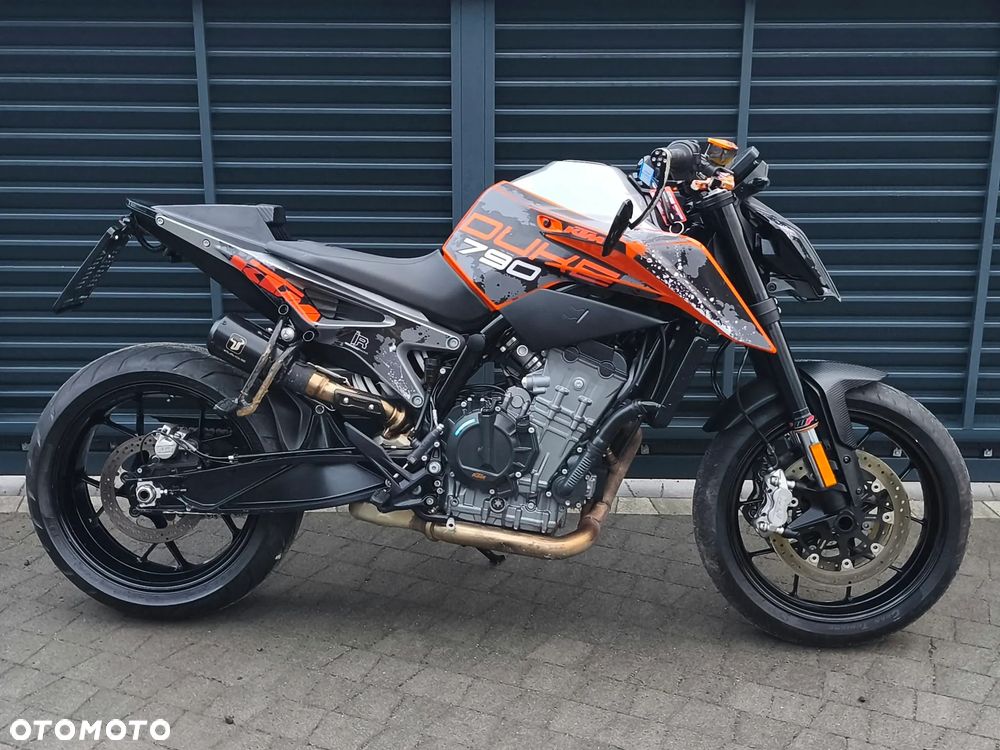 KTM Duke 790