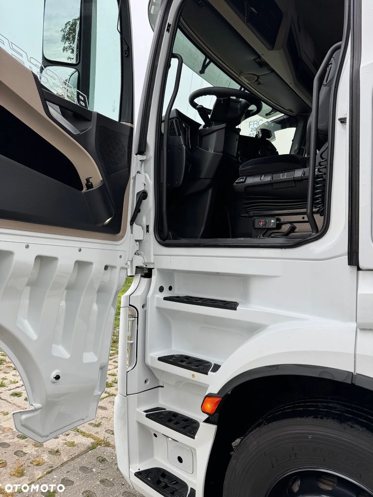 Mercedes-Benz Actros - 14