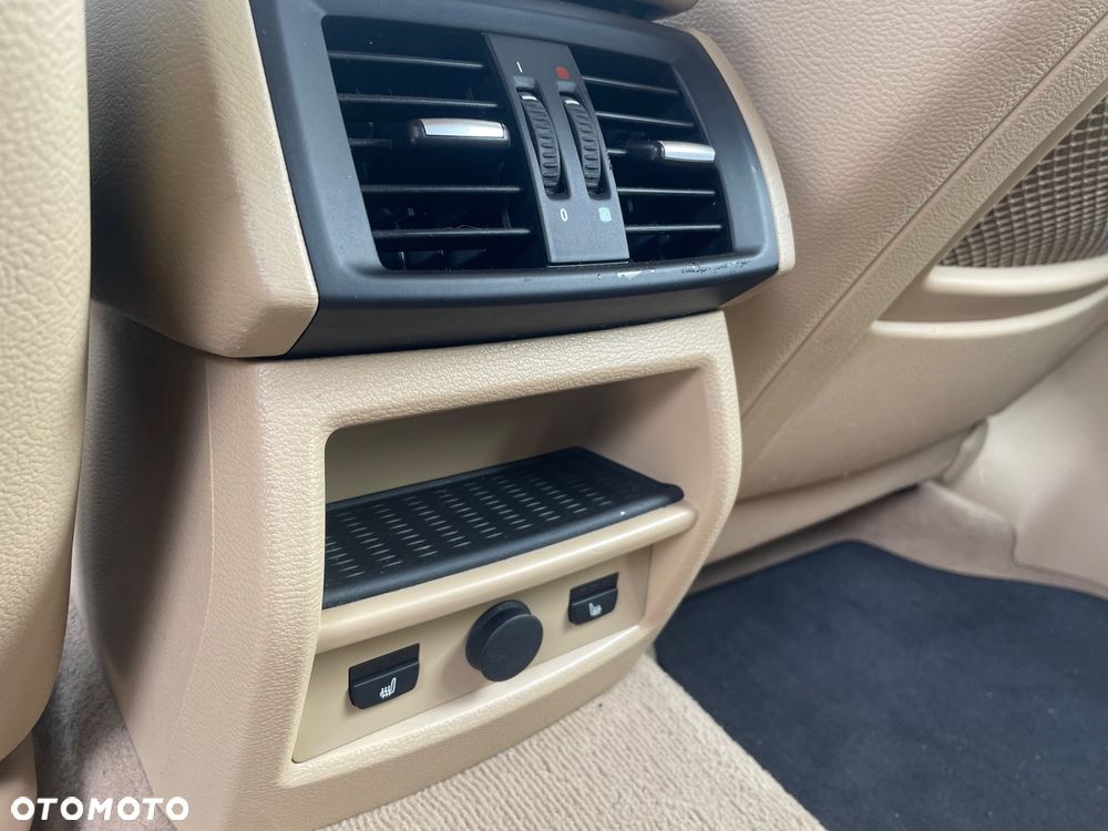 BMW X3 28i xDrive - 34
