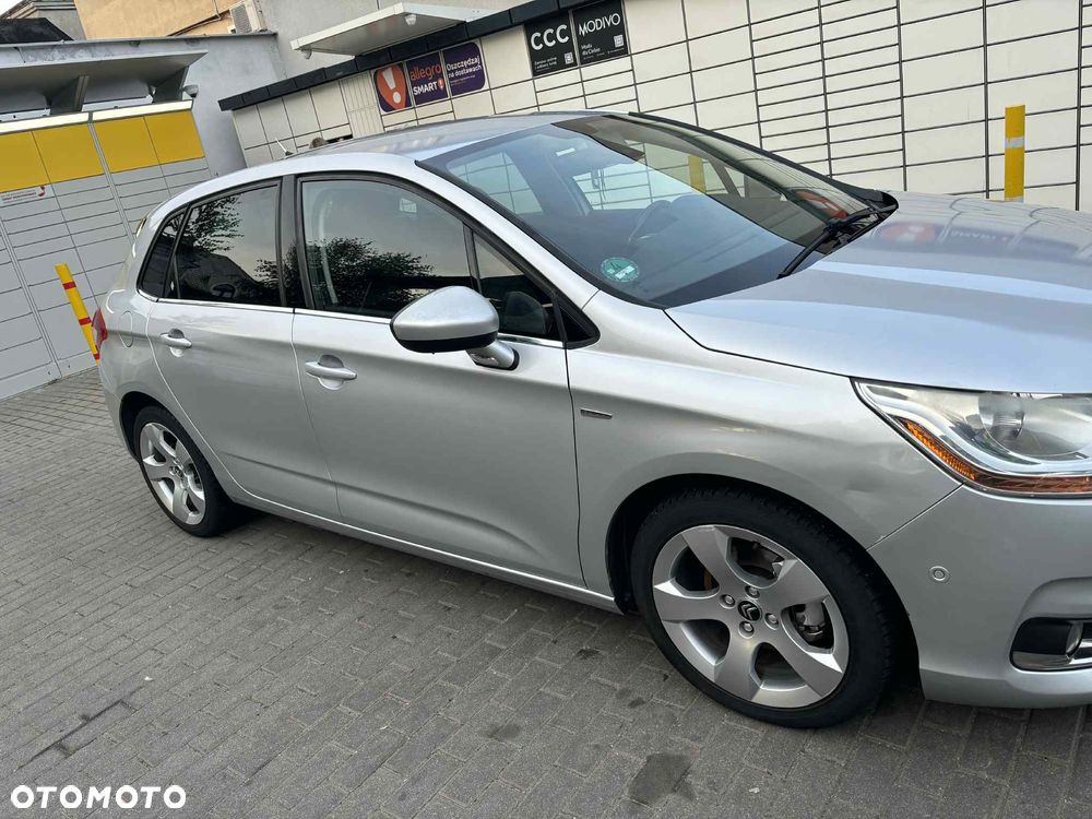 Citroën C4 e-HDi 115 Exclusive - 4