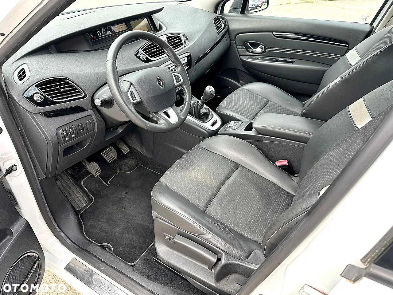 Renault Scenic 1.4 16V TCE Bose Edition - 6