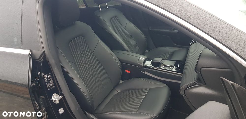 Mercedes-Benz CLA 250 e 8G-DCT AMG Line - 29