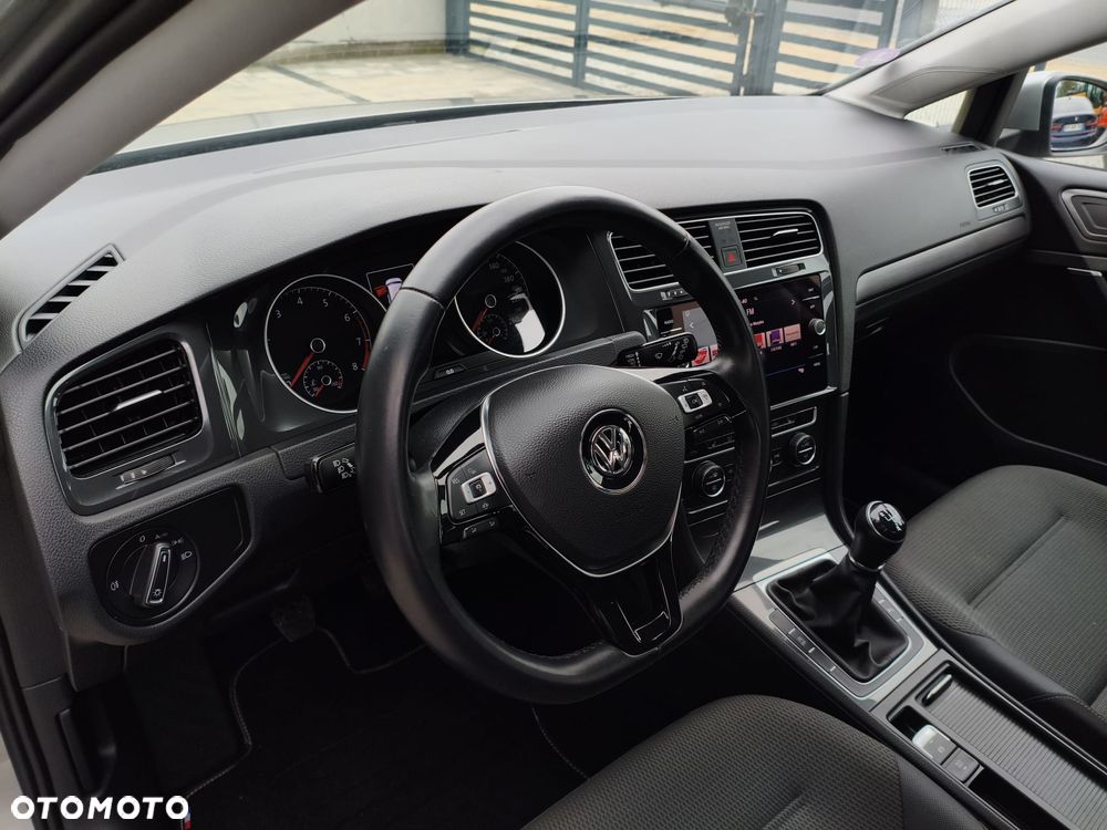 Volkswagen Golf - 12