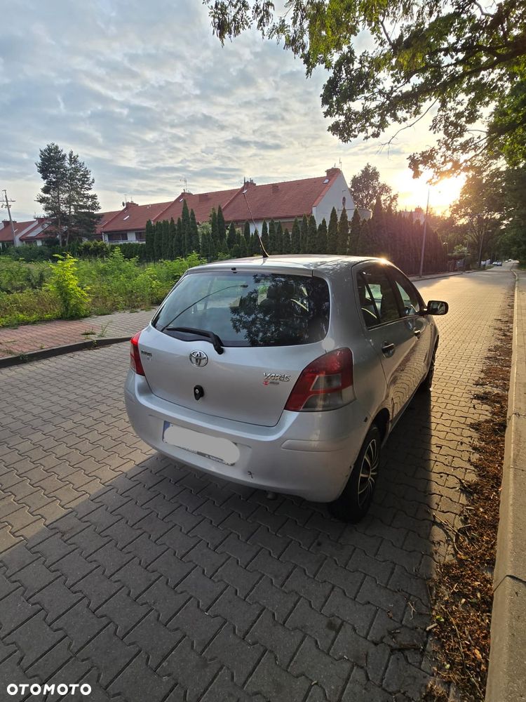 Toyota Yaris 1.0 Active - 10