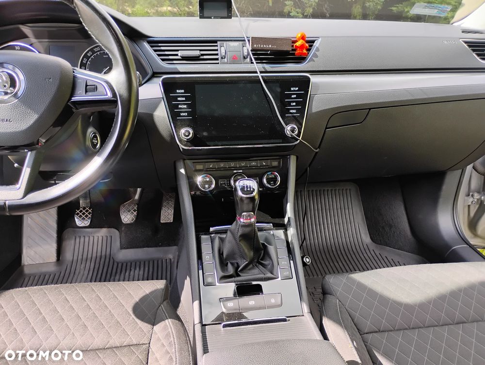 Skoda Superb 2.0 TDI Ambition - 14
