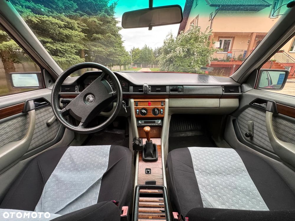 Mercedes-Benz W124 (1984-1993) ver-260-se - 3