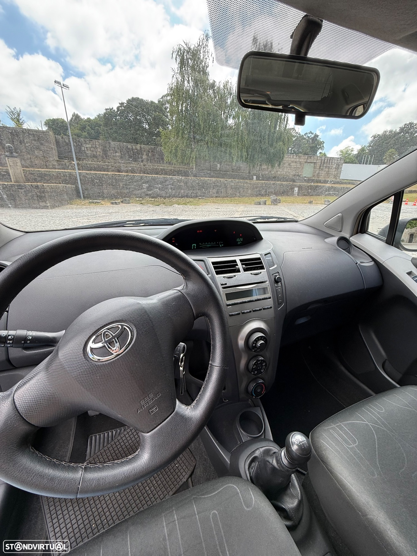 Toyota Yaris 1.4 D-4D AC Manual - 8