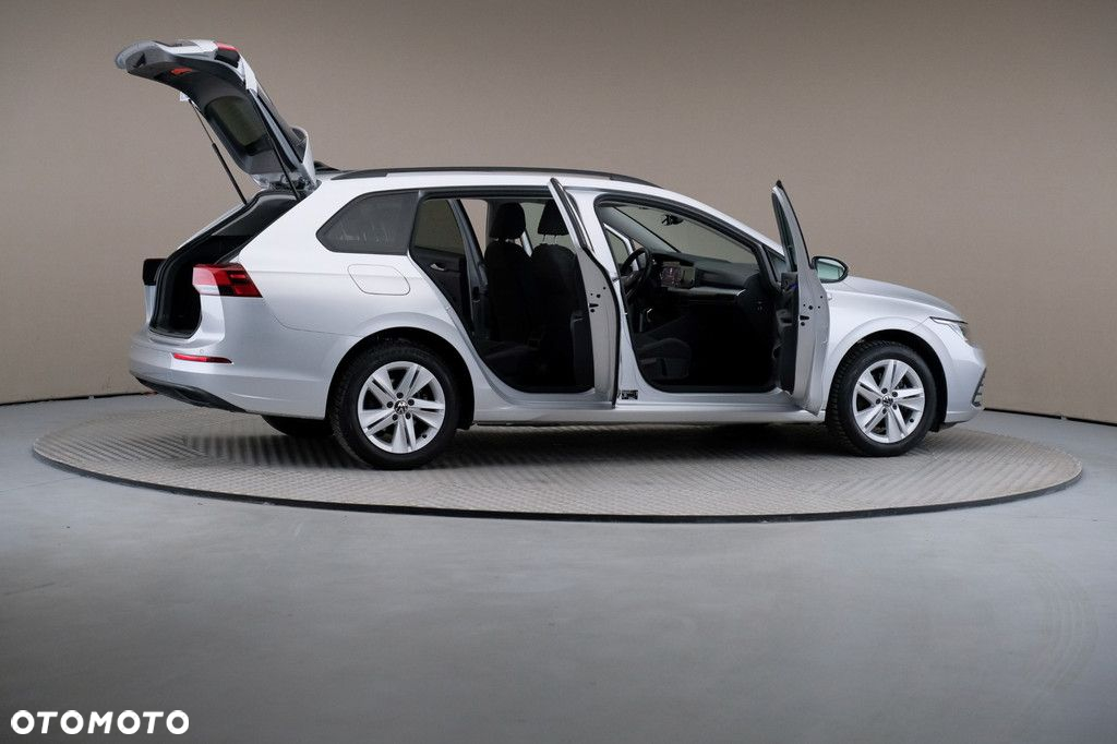 Volkswagen Golf - 6