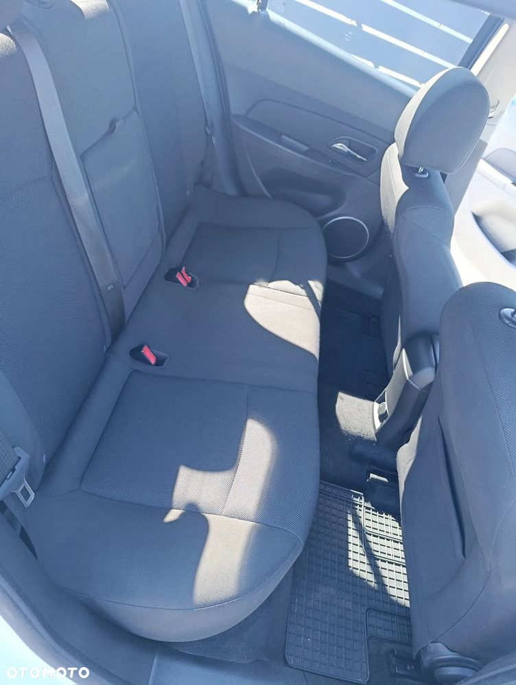 Chevrolet Cruze 1.7 LT - 14