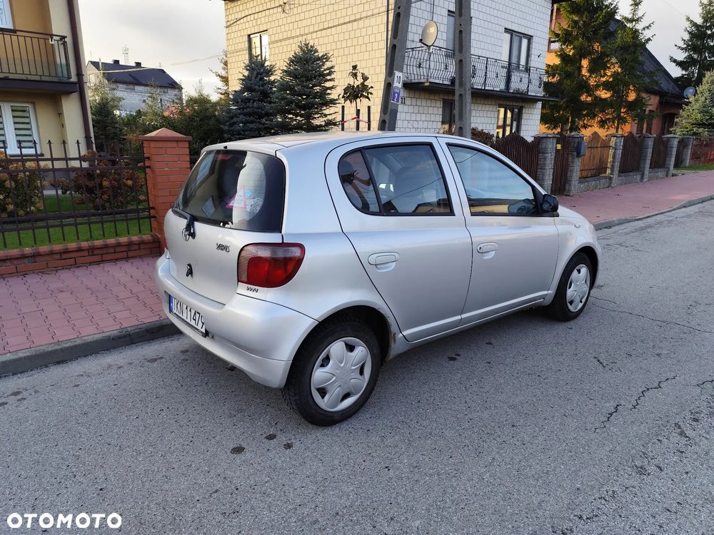 Toyota Yaris 1.0 Base - 6