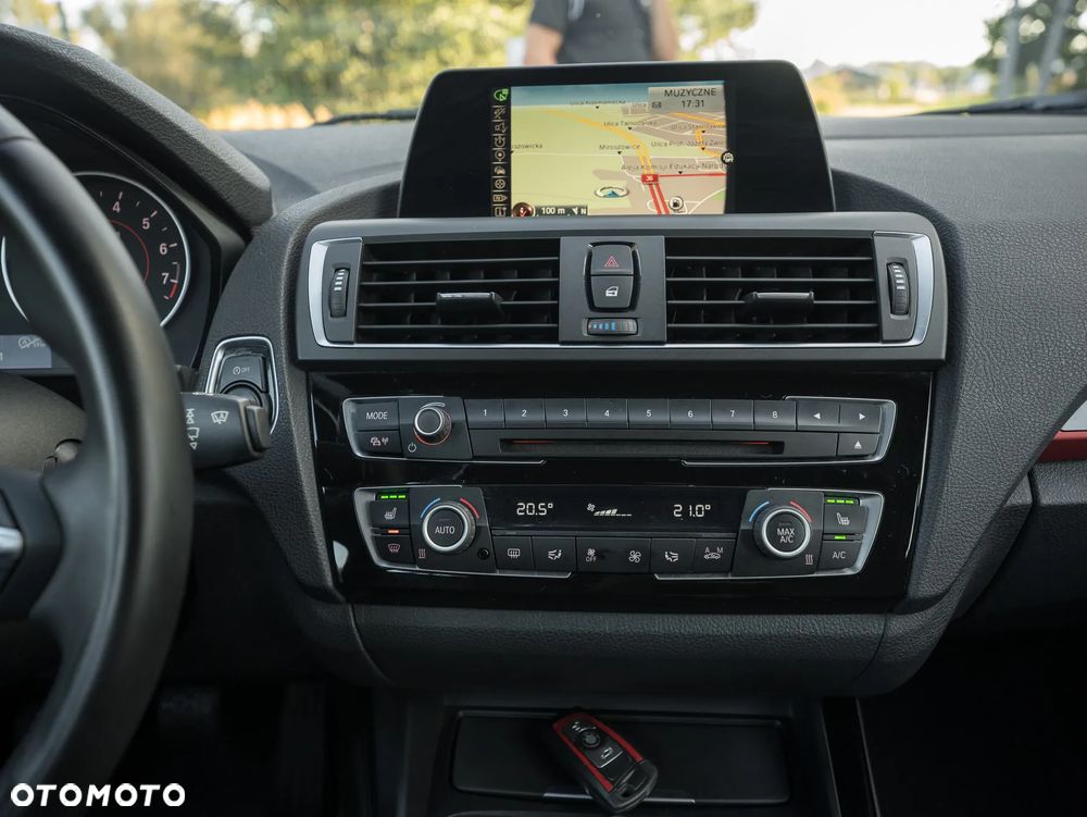 BMW Seria 1 120i Sport Line - 24