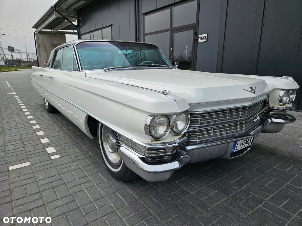 Cadillac Deville - 25