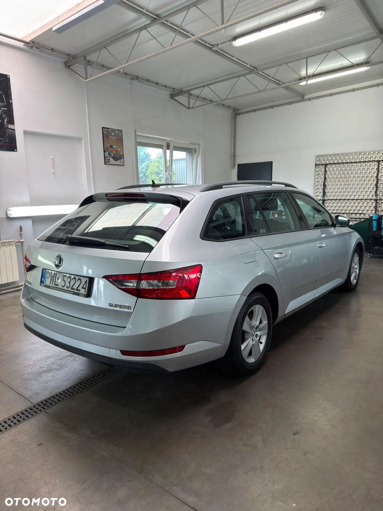Skoda Superb 2.0 TDI Active - 11