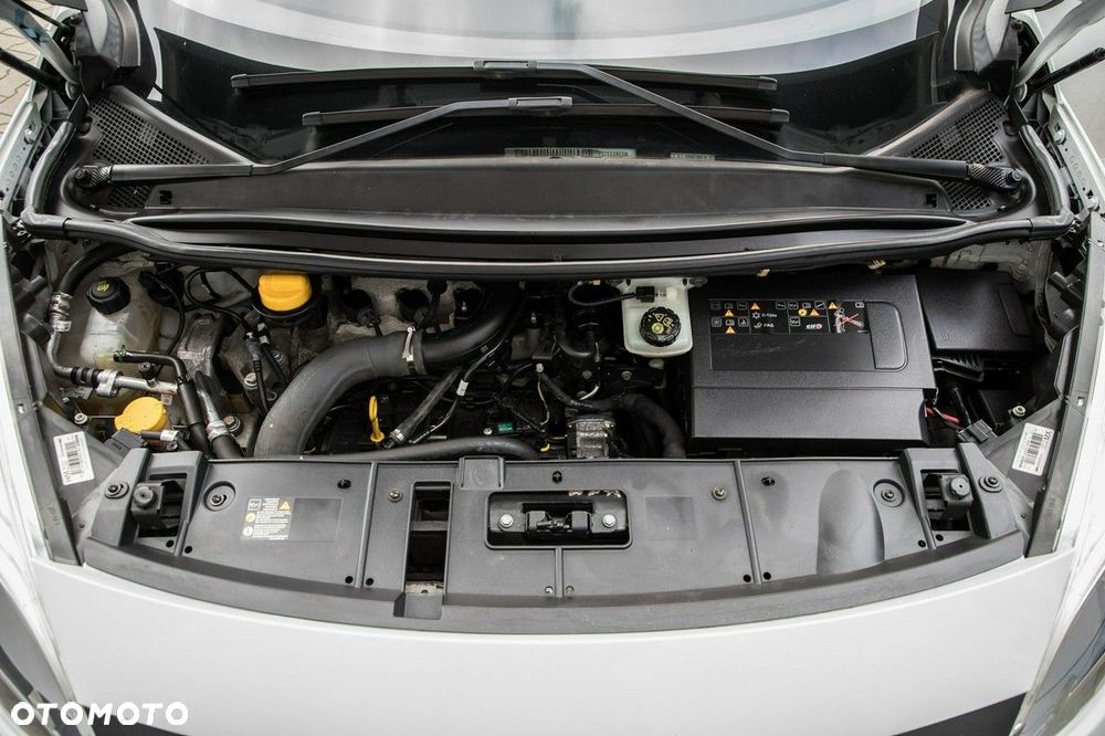 Renault Grand Scenic - 30