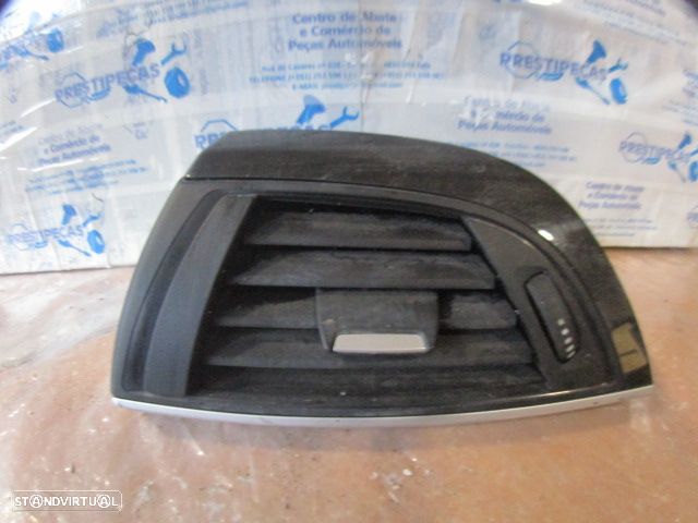 Grelha Friso 920535507 BMW F20 2013 118D 143CV 5P CINZA FD GRE VENTILAÇÃO - 1