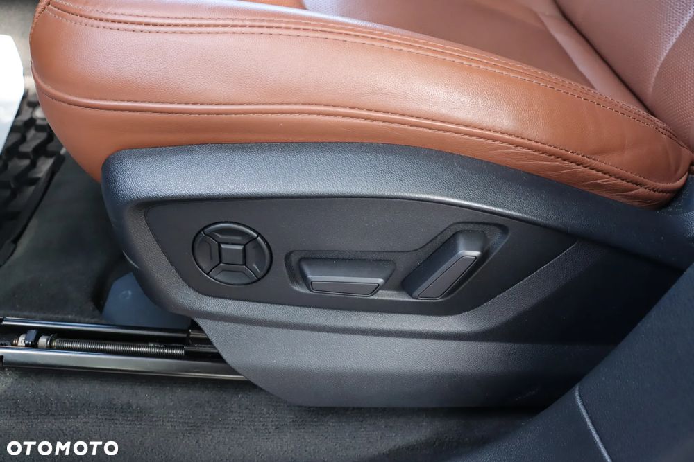 Audi Q8 55 TFSI quattro tiptronic - 12