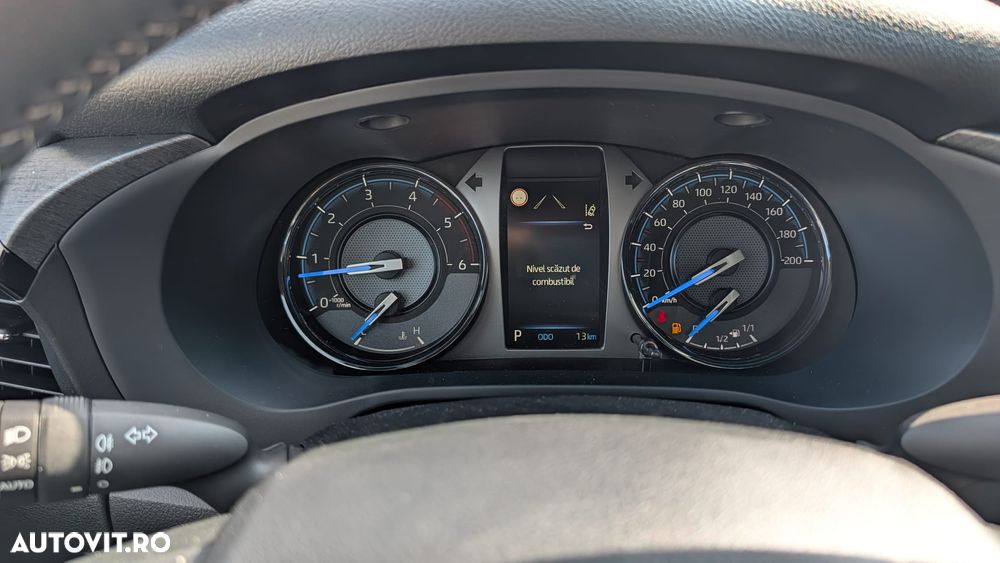 Toyota Hilux 2.8D 204CP 4x4 Double Cab AT MHEV Invincible - 9