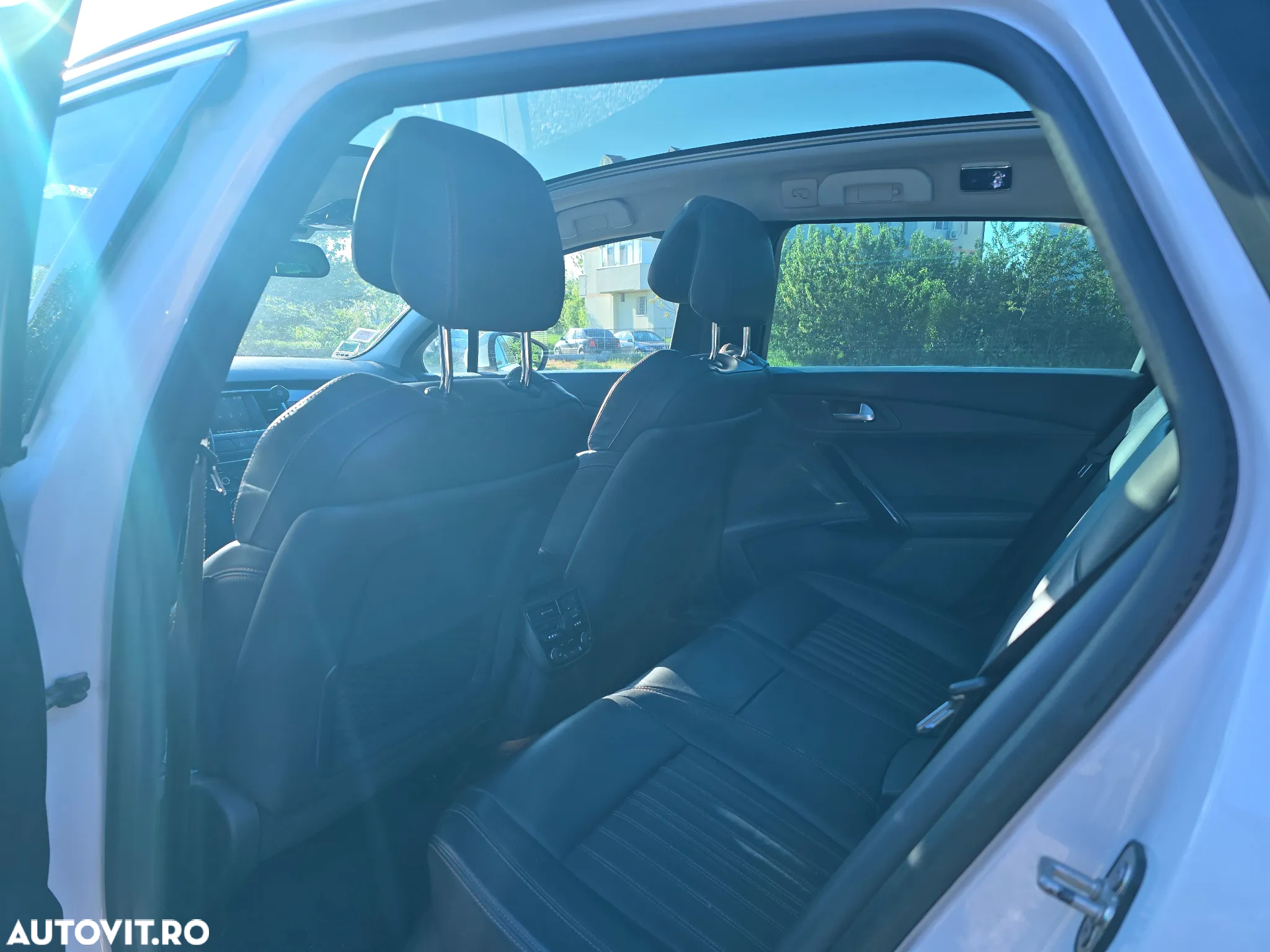 Peugeot 508 RXH Hybrid4 - 26