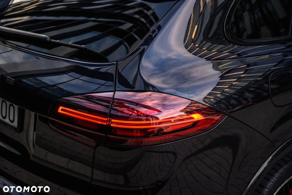 Porsche Cayenne - 16