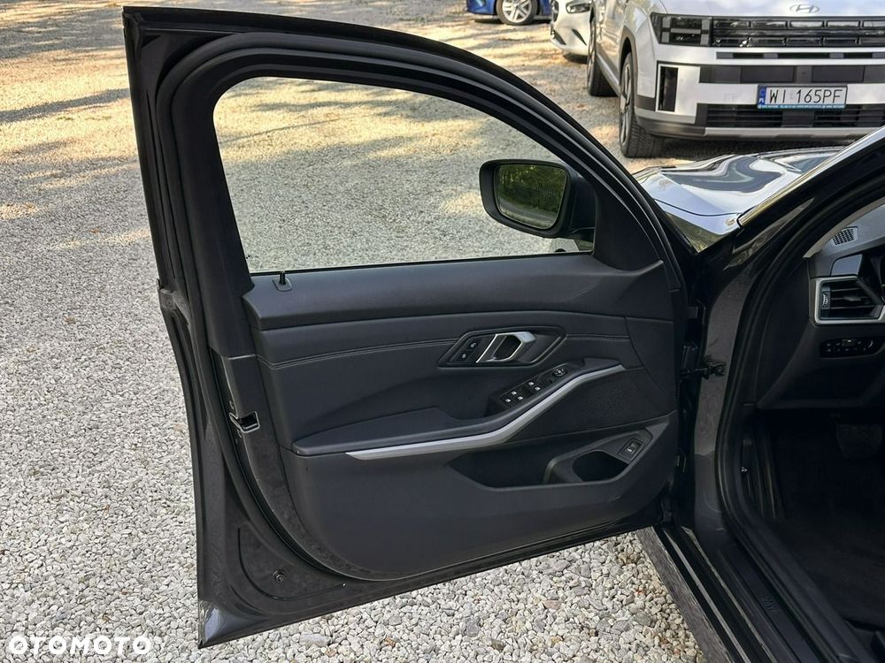 BMW Seria 3 318i Sport Line - 15