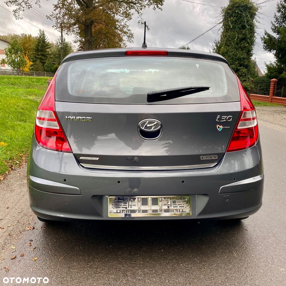 Hyundai i30 i30cw 1.6 CRDi FIFA WM Edition - 5