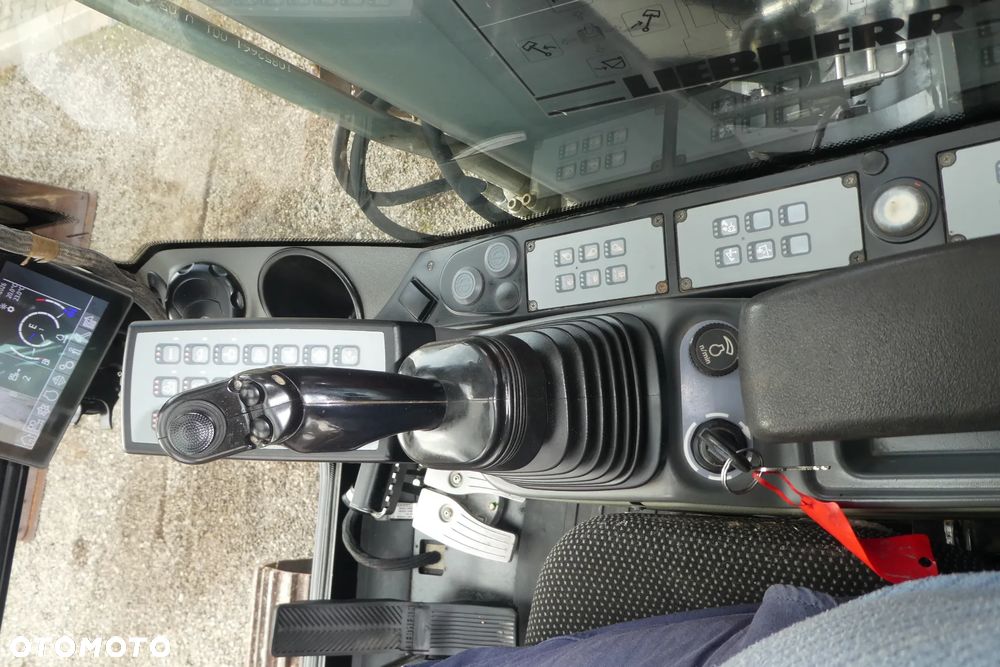 Liebherr R926 COMPACT SYSTEM TRIMBLE 3 - 25