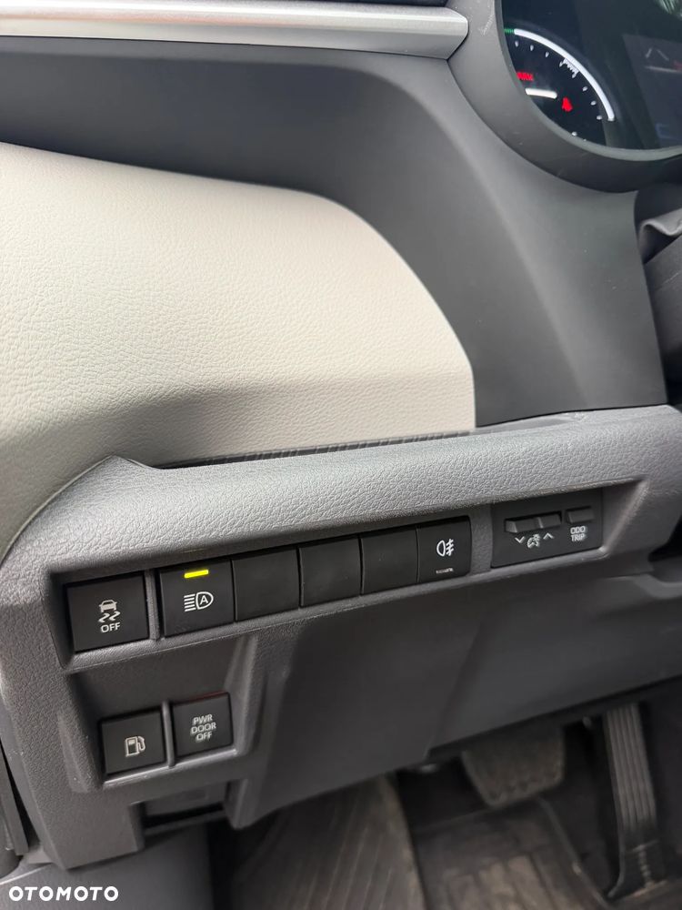 Toyota Sienna - 10