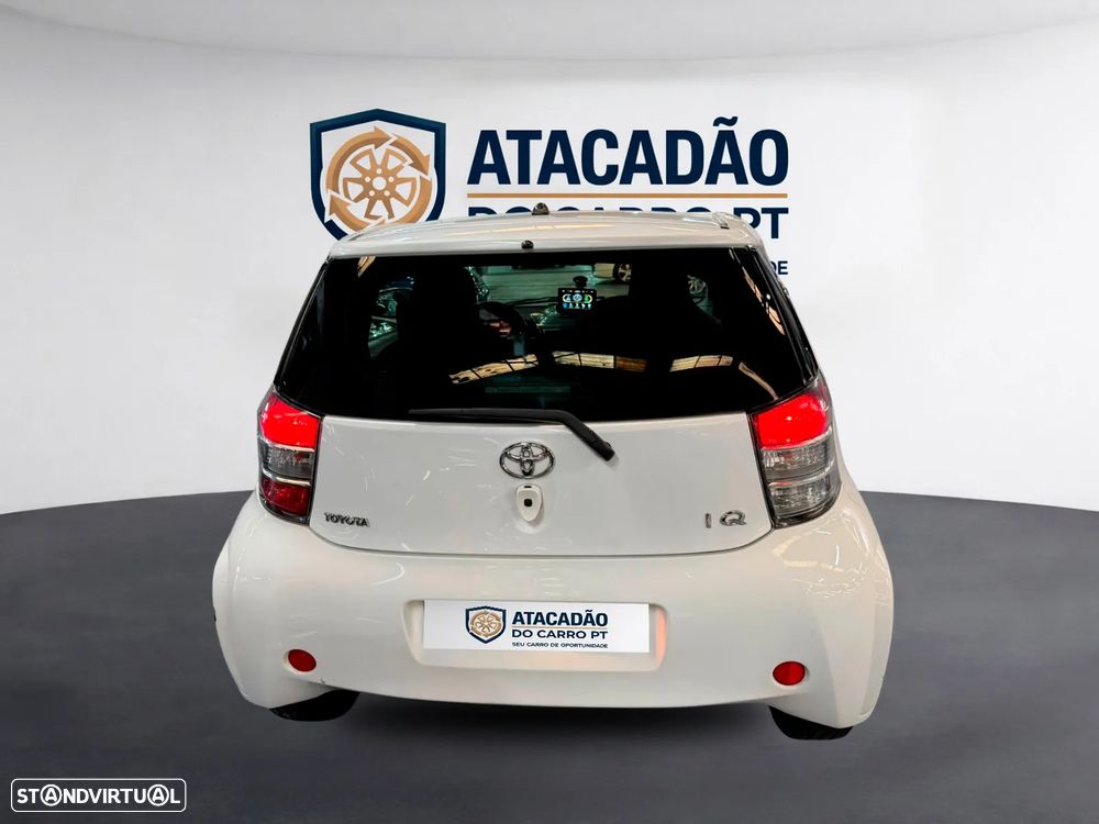 Toyota iQ - 22