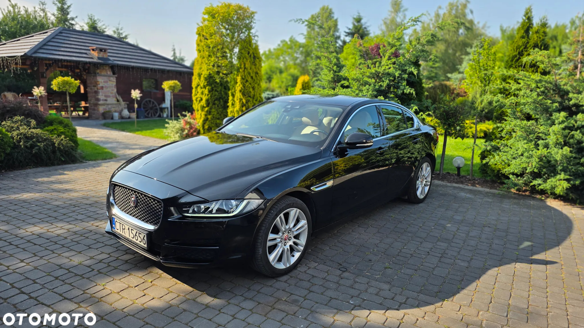 Jaguar XE 2.0 D AWD Prestige - 19