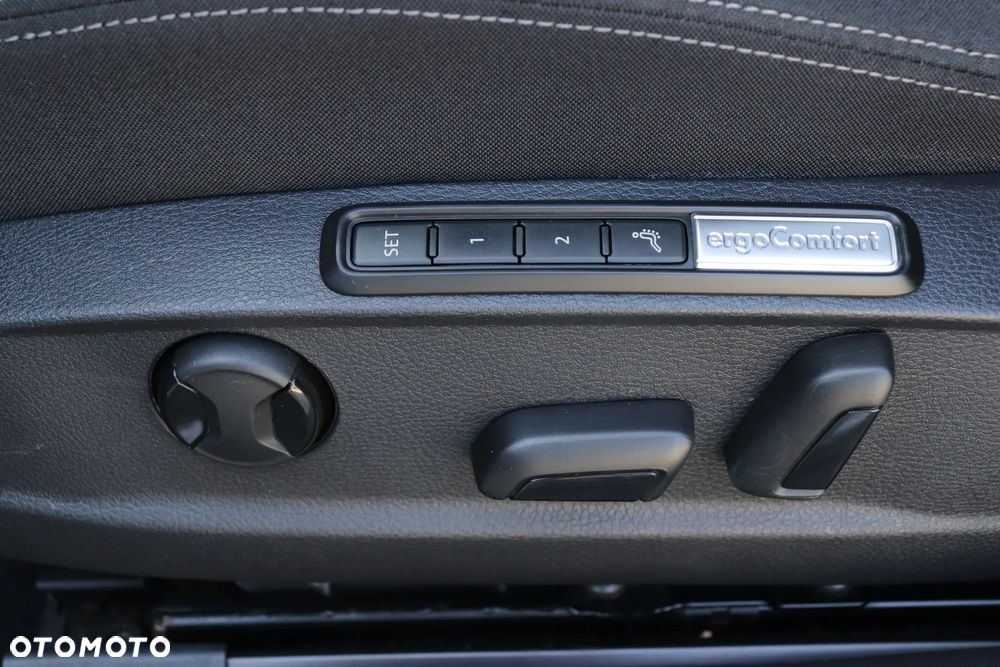 Volkswagen Passat 2.0 TDI (BlueMotion Technology) DSG Trendline - 15