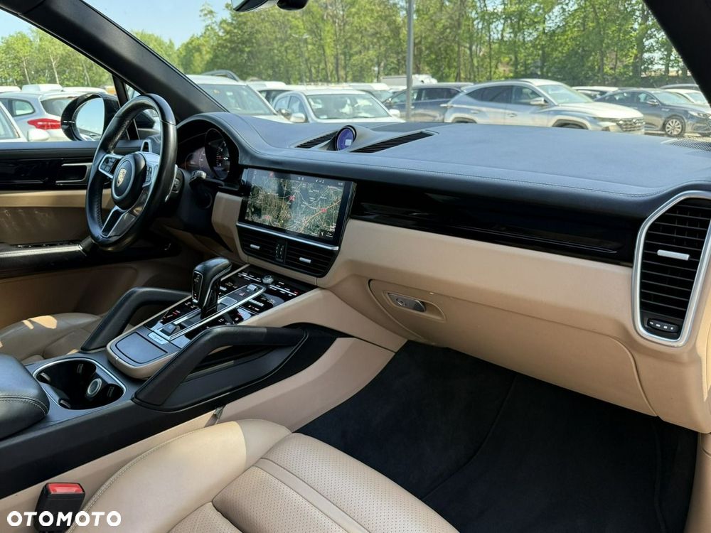 Porsche Cayenne - 19