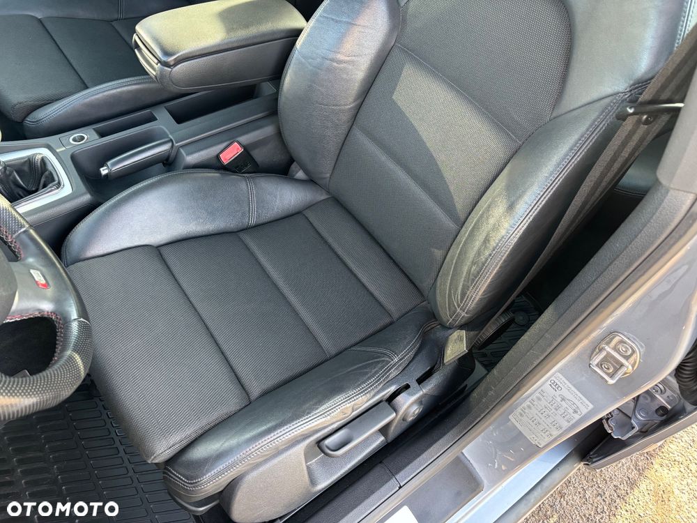 Audi A4 Limousine - 17