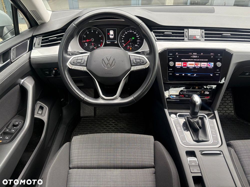 Volkswagen Passat - 11