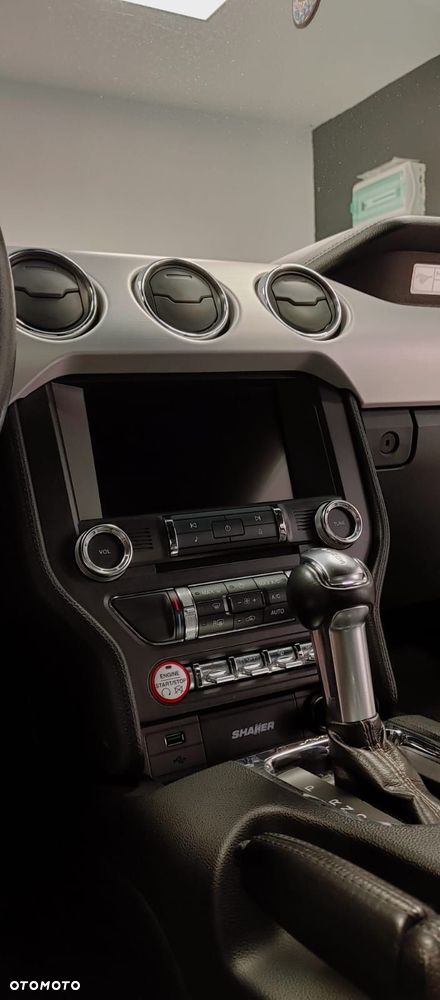 Ford Mustang 5.0 V8 GT - 6