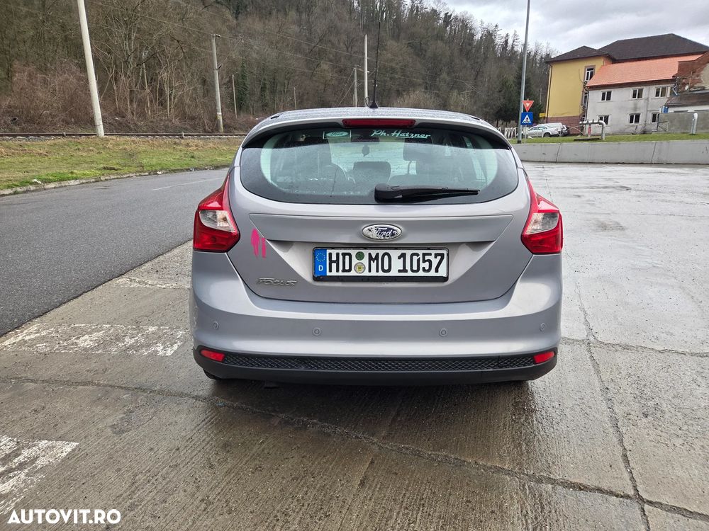 Ford Focus 1.6 TDCi DPF SYNC Edition - 18